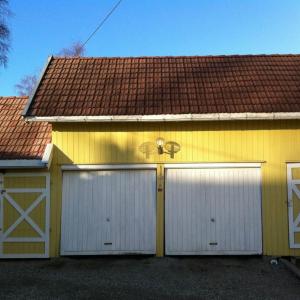 Garasje før restaurering.